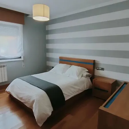 Gran Casa Pareada Con Piscina En Vigo. Playa: 9min Vigo