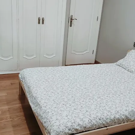 Gran Casa Pareada Con Piscina En Vigo. Playa: 9min 4* Vigo