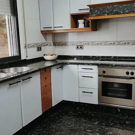 Holiday home Gran Casa Pareada Con Piscina En Vigo. Playa: 9min